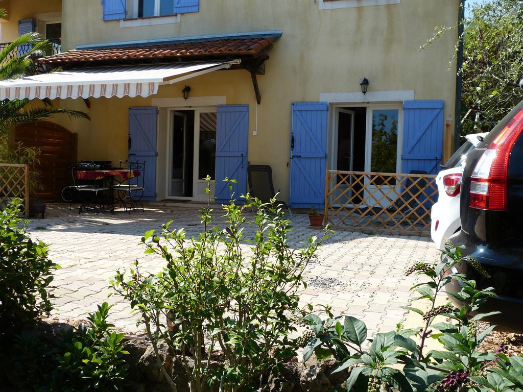 Holiday home Les Tourterelles