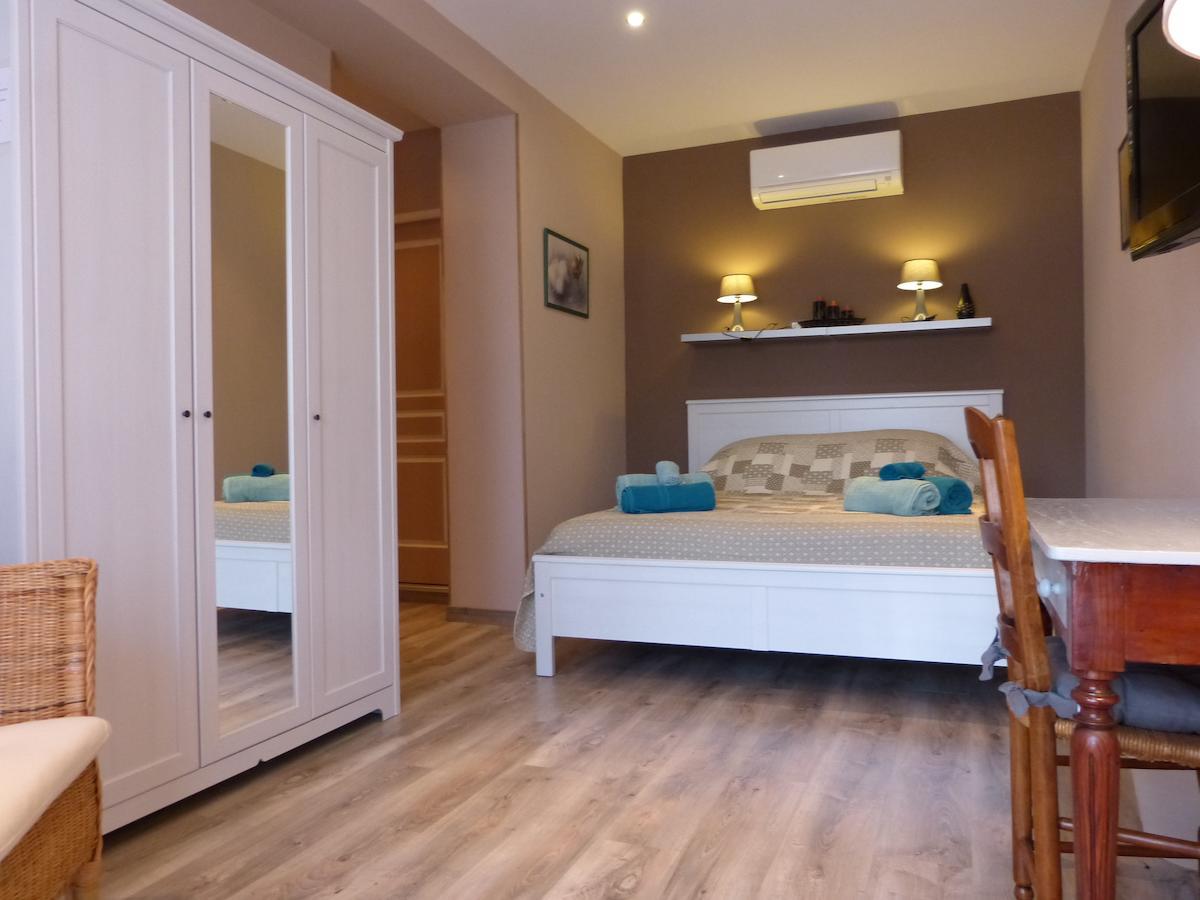 Holiday home Les Tourterelles